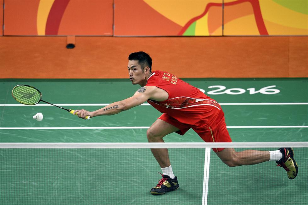 背后都离不 背后都离不